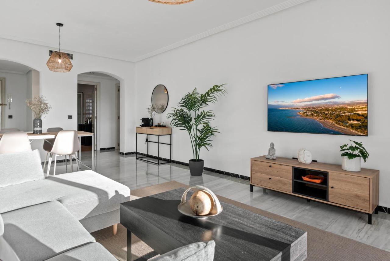 Modern Apartment - 2 Bedrooms, Beachside - Puerto Banus Marbella Exterior photo